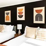 Stylish Downtown With Patio & Free Parking * Nashville
