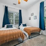 Spacious 3 Bedroom 6 Beds Nashville House With Large Yard