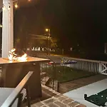 Stay Luxe In King Suite W Fire Pit Fun & Games