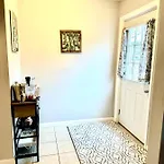 Lovely 2-bedroom W/balcony And Free Parking * Nashville
