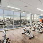 Apartment Spacious Castle W Gym Pool Free Parking I Walk To Dowtown N Broadway *