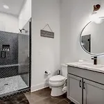 Holiday home Cozy E Nash By 5 Points - 1,2mi To Broadway Nashville