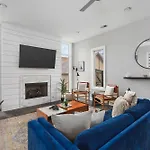 Modern Luxury Rooftop Deck, 3 Mi To Downtown Holiday home