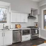Modern Luxury Rooftop Deck, 3 Mi To Downtown