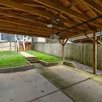 Holiday home New 7 Mins To Broadway Sleeps 8 *