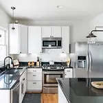Modern Boho Family House Near Shops In East Nashville