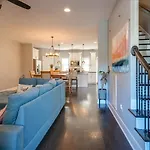 Cozy 2 Bed Twnhse Close 2 Dt Sleeps 4