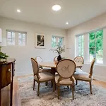 Holiday home Lux West Nash Tudor 4mi To Dt Sleeps 9 Nashville