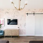 Holiday home Designer Single Family House-rooftop- Hot Tub