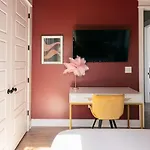 Designer Single Family House-rooftop- Hot Tub Holiday home Nashville