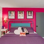 Swifties Sittin By The Water