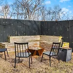 Holiday home Modern Luxury Rooftop Deck, 3 Mi To Downtown Nashville