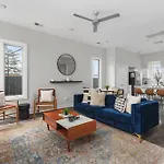 Modern Luxury Rooftop Deck, 3 Mi To Downtown Holiday home