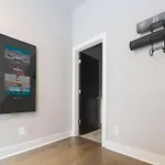 2 Luxe Midtown Homes - Sleeps 24 - Mins To Broadway