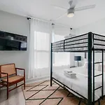 East Nash Double - 26 Beds Fast *