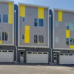 East Nash Double - 26 Beds Fast Nashville