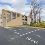 Walk To Broadway Riverfront Condo With Pool