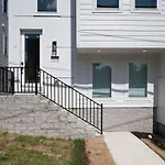 10 Percent Off Elevator Rooftop With Hot Tub & Views