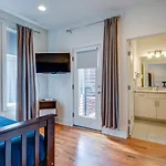 Holiday home 10 Percent Off New Downtown Sleeps 8 Nashville