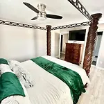 Hidden Gem 10 Min From Downtown *