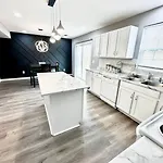 Holiday home Hidden Gem 10 Min From Downtown