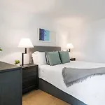 Contemporary City Living In Apartment Nashville