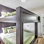 Holiday home Luxury Four-story Home, Rooftop Deck With Views, Pingpong! Sleeps 12!