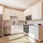 Disco Dollhouse - East + 2 8 Mi Downtown Holiday home Nashville