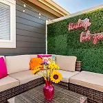 Disco Dollhouse - East + 2 8 Mi Downtown Holiday home