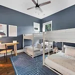The Maple House - Huge Backyard W Cozy Lounge