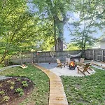 Holiday home The Maple House - Huge Backyard & Mins To Broadway