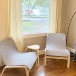 Hangout House Play, Work, And Visit