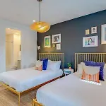 Belmont Music Row 4 Bed, Rooftop, 10 Minutes To Dt, 24 Hour Hospitality Team, Perfect For Groups, 7 Miles To Airport Holiday home *