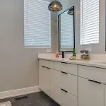 Stylish 4bed Retreat With Rooftop, Garage, Peloton, Sleeps 12, Fire Table, Gourmet Kitchen, Cozy Living Space, Dedicated Parking, Near Distilleries, Marathon Village And Nightlife, Chic Skyline Views, 24 Hour Hospitality * Nashville