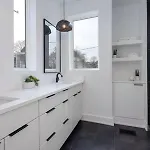 Stylish 4 Bed, Skyline Views From Rooftop, Garage , Gourmet Kitchen, Cozy Living Space, Dedicated Parking, Near Distilleries, Marathon Village & Nightlife, Chic Skyline Views, Great For Groups, 24 Hour Hospitality *
