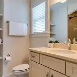 Holiday home Modern 3 King Belmont Retreat With 2 Living Walk To Belmont & Vanderbilt Near Music Row The Gulch & 12th South 2 Miles To Broadway Large Dining Table Smart Tvs Parking 24 Hr Hospitality