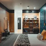 Reunion Hotel