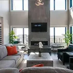 Skyline View Mansion, Hot Tub, Close To Downtown, Less Than 10 Mins To 5 Points And Broadway, 3 Spacious Suites, Workspace, Garage Spaces And Ample Parking, 24 Hr Hospitality * Nashville
