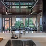 Holiday home Skyline View Mansion, Hot Tub, Close To Downtown, Less Than 10 Mins To 5 Points And Broadway, 3 Spacious Suites, Workspace, Garage Spaces And Ample Parking, 24 Hr Hospitality