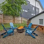 The Blue - 4 Beds And 7 Mins To Broadway!