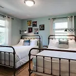 1-story Home, Fenced Yard, Grill, Firepit, Parking, Sleeps 10, Pet-friendly, Smart Tvs, 10 Mins To Nissan Stadium & Five Points, Cozy Bedrooms, Outdoor Fun, Perfect For Families & Groups * Nashville