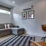 Holiday home Stylish East Nash Townhouse, Walk To Favorite Eats, Cozy Den, Workspace, Smart Tvs And Fast Wifi, Full Kitchen, Garage And 24 Hr Hospitality, Near Mas Tacos, Rosepepper And Five Points, 10 Min To Broadway Nashville