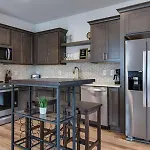 Stylish East Nash Townhouse, Walk To Favorite Eats, Cozy Den, Workspace, Smart Tvs And Fast Wifi, Full Kitchen, Garage And 24 Hr Hospitality, Near Mas Tacos, Rosepepper And Five Points, 10 Min To Broadway Holiday home *