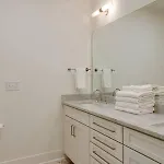 Modern 3br With Garage, Rooftop, Hot Neighborhood 10 Mins To Broadway, 24 Hour Hospitality Team, Perfect For Groups *