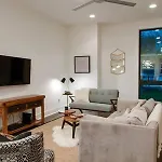 Modern 3br With Garage, Rooftop, Hot Neighborhood 10 Mins To Broadway, 24 Hour Hospitality Team, Perfect For Groups * Nashville