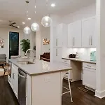 Holiday home Modern 3br With Garage, Rooftop, Hot Neighborhood 10 Mins To Broadway, 24 Hour Hospitality Team, Perfect For Groups *