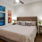 Modern 3br With Garage, Rooftop, Hot Neighborhood 10 Mins To Broadway, 24 Hour Hospitality Team, Perfect For Groups