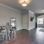 Holiday home Spacious 4 King Belmont 2 Living Walk To Belmont & Vanderbilt Large Dining Table Smart Tvs Parking 24 Hr Hospitality Near Music Row & The Gulch 2 Miles To Broadway