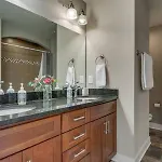 Spacious 4 King Belmont 2 Living Walk To Belmont & Vanderbilt Large Dining Table Smart Tvs Parking 24 Hr Hospitality Near Music Row & The Gulch 2 Miles To Broadway * Nashville
