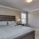 Spacious 4 King Belmont 2 Living Walk To Belmont & Vanderbilt Large Dining Table Smart Tvs Parking 24 Hr Hospitality Near Music Row & The Gulch 2 Miles To Broadway * Nashville